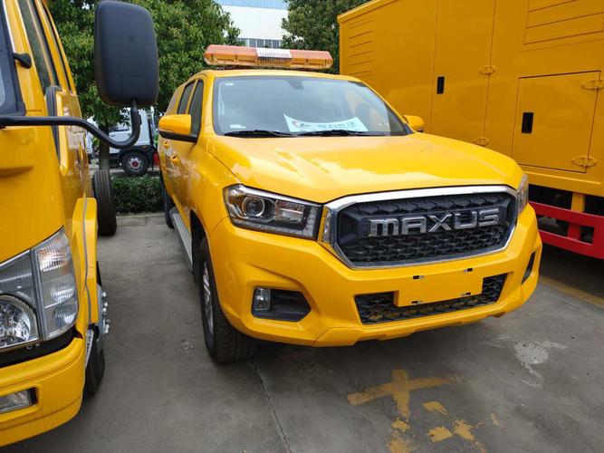 工程救險(xiǎn)車圖片